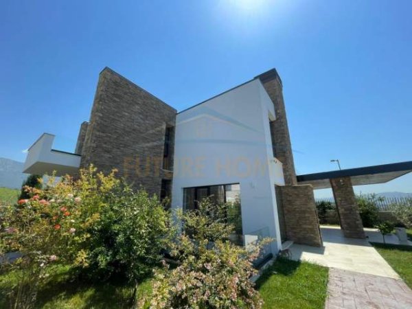 Tirane, jepet me qera Vile 3 Katshe Kati 3, 850 m² 3.000 Euro (Farkë)