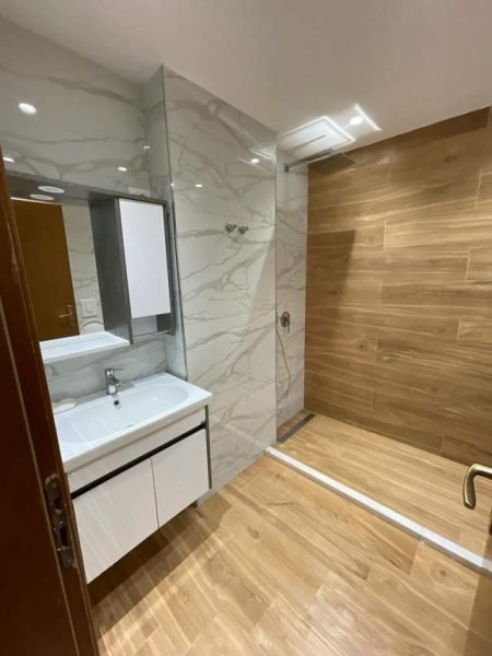 Tirane, jepet me qera apartament 2+1+BLK Kati 7, 120 m² 600 Euro (Zogu i Zi)