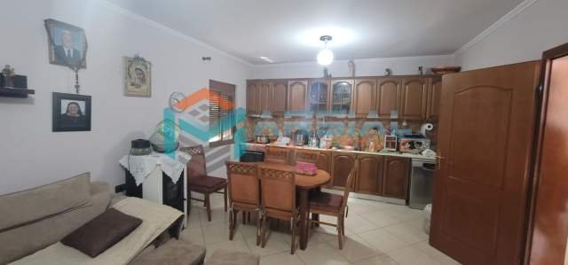 Tirane, shitet shtepi 1 Katshe Kati 0, 144 m² 180.000 Euro (Rruga Shefqet Ndroqi)