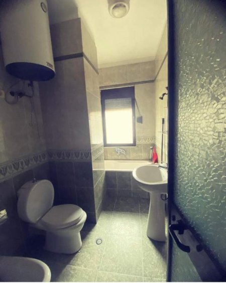 Tirane, jepet me qera apartament Kati 4, 109 m² 600 Euro (Sami Frasheri)