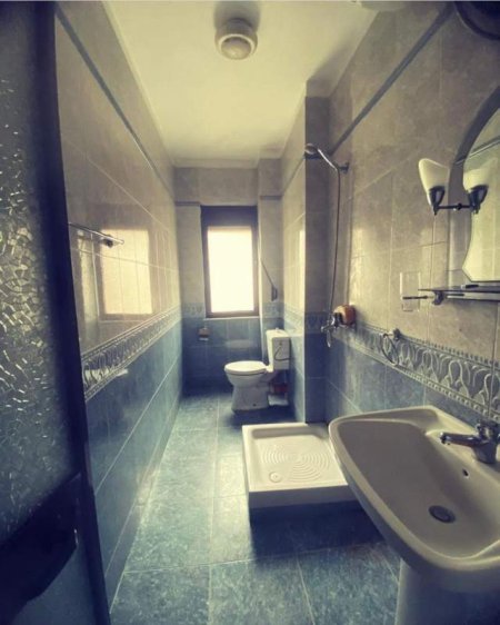 Tirane, jepet me qera apartament Kati 4, 109 m² 600 Euro (Sami Frasheri)