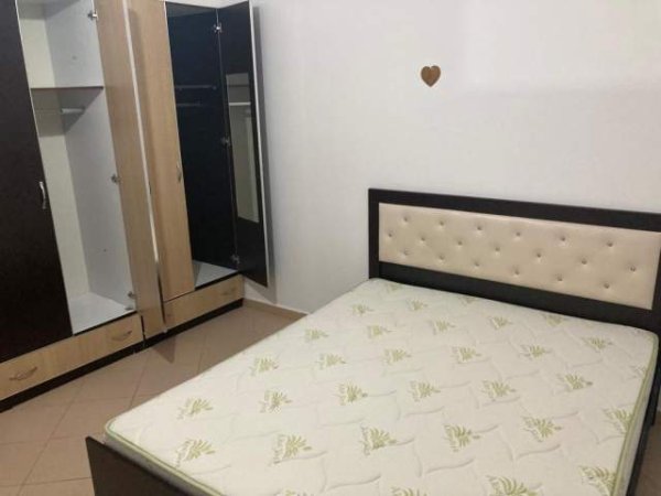 Tirane, jepet me qera apartament 2+1+BLK Kati 1, 92 m² 500 Euro (Komun Parisi)