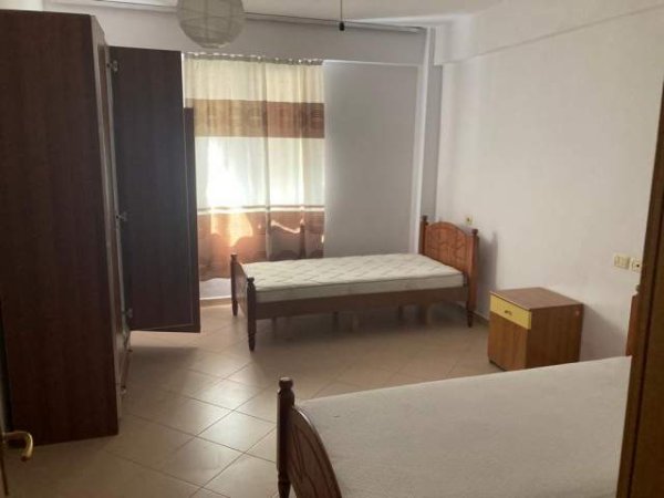 Tirane, jepet me qera apartament 2+1+BLK Kati 1, 92 m² 500 Euro (Komun Parisi)
