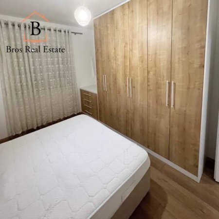 Tirane, jepet me qera 1+1 Kati 2, 64 m² 400 Euro (VilaL)