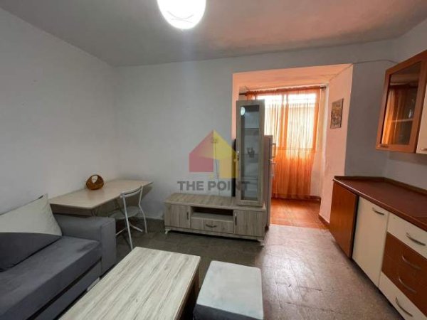 Tirane, jepet me qera apartament 1+1+A Kati 1, 70 m² 300 Euro (Bulevardi Bajram Curri)