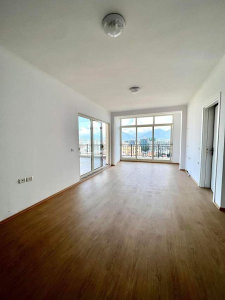 Tirane, shes apartament 2+1 137 m² 142.000 Euro (Te Fusha Aviacionit)
