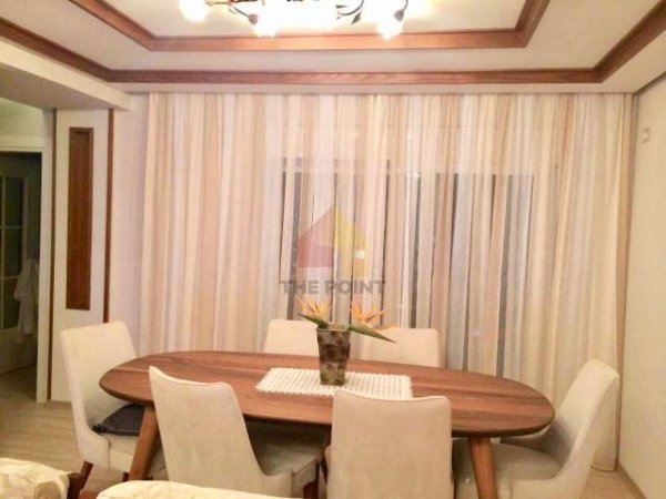Tirane, jepet me qera apartament 2+1+BLK Kati 4, 120 m² 850 Euro (Vaso Pasha, Bllok)