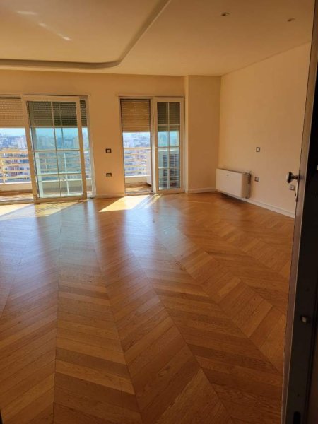 Tirane, jepet me qera apartament 2+1+BLK Kati 13, 125 m² 800 Euro (Stacioni i trenit) (TRR-0457-2282)