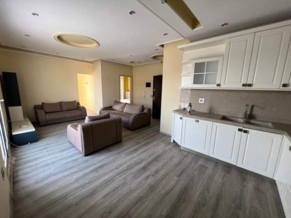 Tirane, shitet apartament 2+1 80 m² 105.000 Euro (Spitali Amerikan 3,)