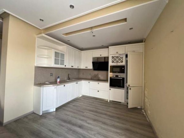 Tirane, shitet apartament 2+1 80 m² 105.000 Euro (Spitali Amerikan 3,)