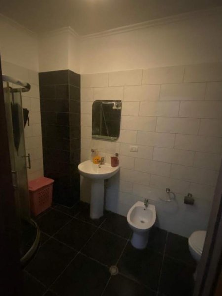 Tirane, shitet apartament 3+1 Kati 5, 110 m² 195.000 Euro (Rruga e Durresit)