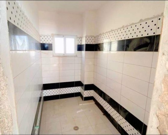 Sarande, shes apartament 2+1 140 m² 196.000 Euro (Sarande, Buze Detit, Prane Saranda Palace Hotel)