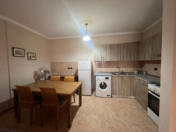 Tirane, jepet me qera apartament 1+1+BLK Kati 9, 70 m² 500 Euro (rruga Sami Frasheri)