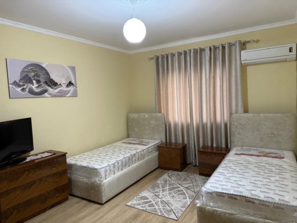 Tirane, jepet me qera apartament 2+1 Kati 5, 74 m² 600 € (Ali Demi)