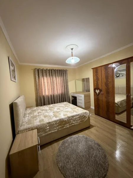 Tirane, jepet me qera apartament 2+1 Kati 5, 74 m² 600 € (Ali Demi)