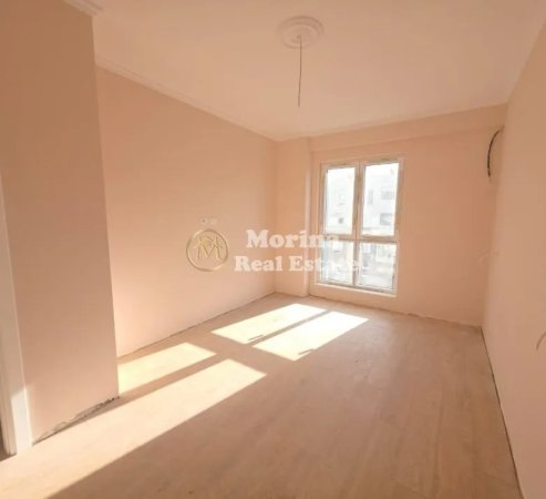 Tirane, jepet me qera apartament 2+1+Ballkon Kati 7, 100 m² 1100 € (Komuna e Parisit)
