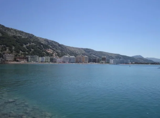 Shengjin, shitet toke ne bregdet , 6.000 m² (shengjin)