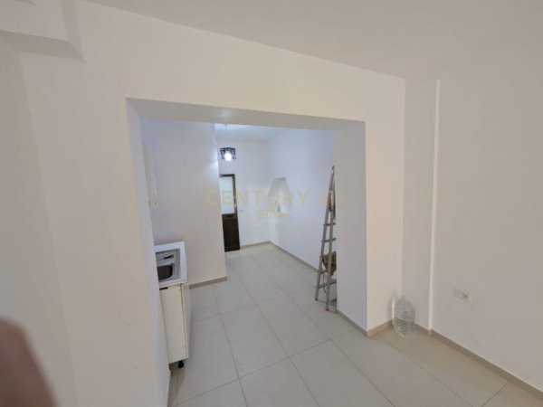 Tirane, shitet ambjent biznesi Kati 0, 43 m² (Myslym Shyri)