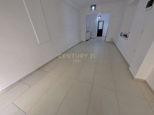 Tirane, shitet ambjent biznesi Kati 0, 43 m² (Myslym Shyri)