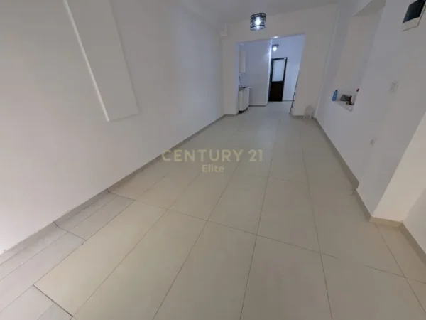 Tirane, shitet ambjent biznesi Kati 0, 43 m² (Myslym Shyri)