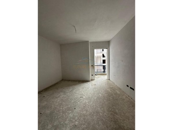 Tirane, shitet apartament 1+1+Ballkon Kati 3, 73 m² 80.000 € (Paskuqan)
