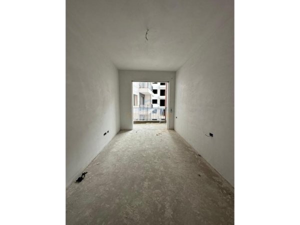 Tirane, shitet apartament 1+1+Ballkon Kati 3, 73 m² 80.000 € (Paskuqan)