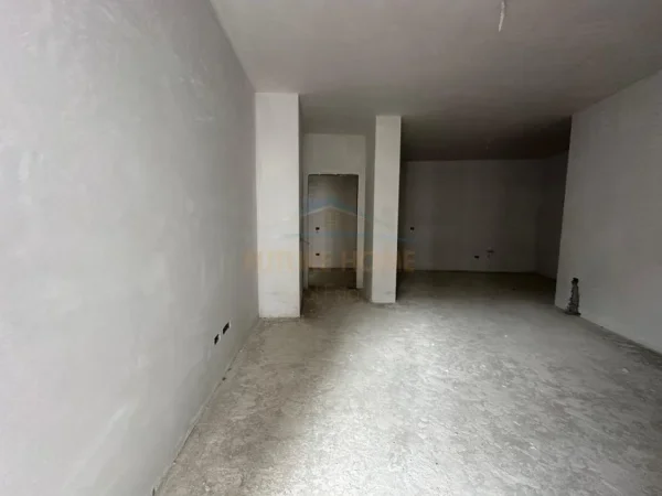 Tirane, shitet apartament 1+1+Ballkon Kati 3, 73 m² 80.000 € (Paskuqan)