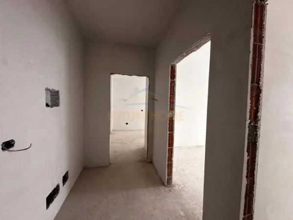 Tirane, shitet apartament 2+1+Ballkon Kati 3, 93 m² 102.300 € (Paskuqan)