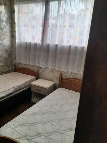 Tirane, jepet me qera apartament 1+1 Kati 1, 250 € (Rruga Fuat Toptani, tek Qytet Studenti)