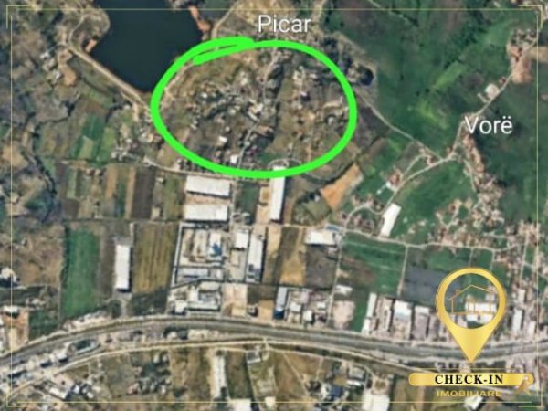 Tirane, shitet toke , 7.000 m² 700.000 € (Picar)
