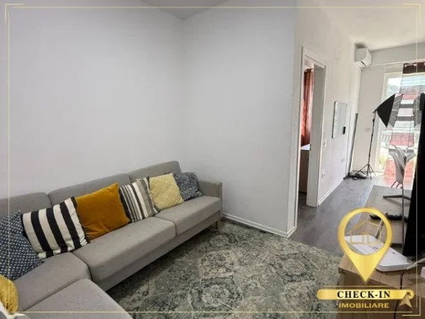 Tirane, jepet me qera apartament 1+1+Aneks+Ballkon Kati 5, 70 m² 650 € (Liqeni i Thate)