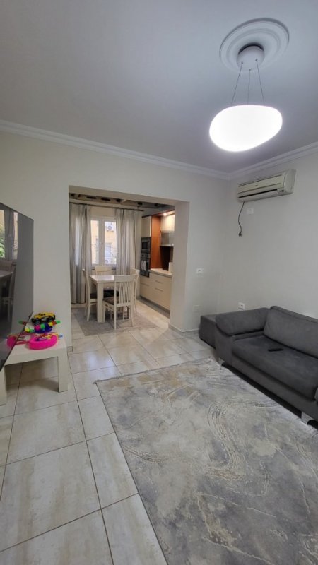 Tirane, jap me qera apartament 2+1+Aneks Kati 2, 71 m² 700 € (Rruga Elbasanit)