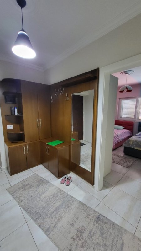 Tirane, jap me qera apartament 2+1+Aneks Kati 2, 71 m² 700 € (Rruga Elbasanit)