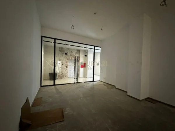 Tirane, shitet ambjent biznesi Kati 0, 68 m² 325.000 € (Rruga e Kavajes)