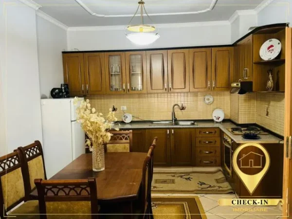 Tirane, jepet me qera apartament 2+1+Aneks+Ballkon Kati 3, 120 m² 570 € (Astir)