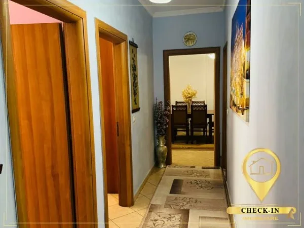 Tirane, jepet me qera apartament 2+1+Aneks+Ballkon Kati 3, 120 m² 570 € (Astir)