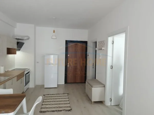 Tirane, jepet me qera apartament 1+1+Ballkon Kati 9, 54 m² 370 € (UNIVERS CITY)