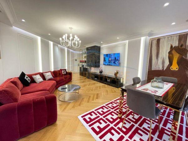 Tirane, shitet apartament 2+1+Ballkon Kati 2, 165 m² 369.000 € (Kopshti botanik)