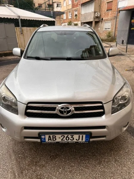 Vlore, shes makine Toyota RAV4, 2.2 Nafte, 6000 euro