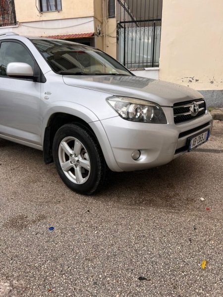 Vlore, shes makine Toyota RAV4 2006, Manuale 2.2 Nafte Nafte, gri metalizato manuale Kondicioner 198 km 6.500 €