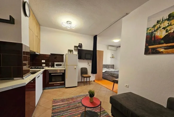 🏠 Jepet me Qera Apartament 1+1 – 5 Maj, Afer Concordit