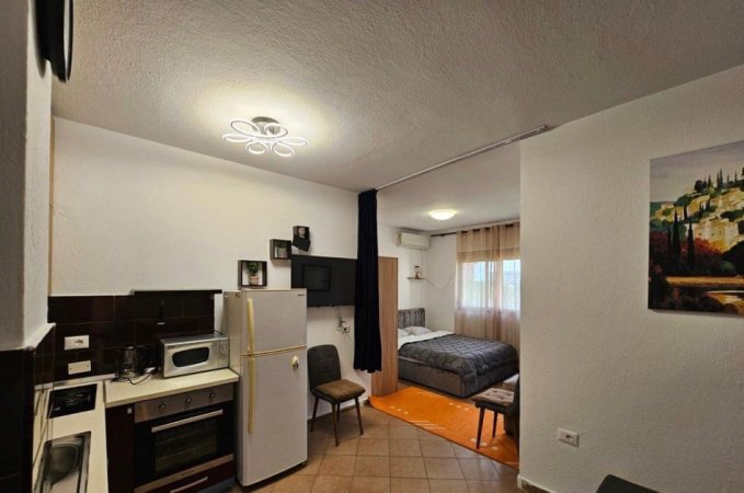🏠 Jepet me Qera Apartament 1+1 – 5 Maj, Afer Concordit
