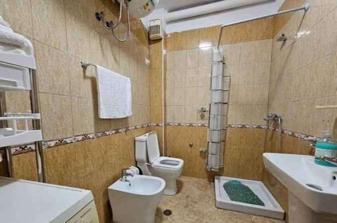 🏠 Jepet me Qera Apartament 1+1 – 5 Maj, Afer Concordit