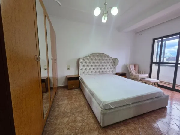 Tirane, jepet me qera apartament 1+1+Ballkon Kati 9, 60 m² 500 € (Parku)