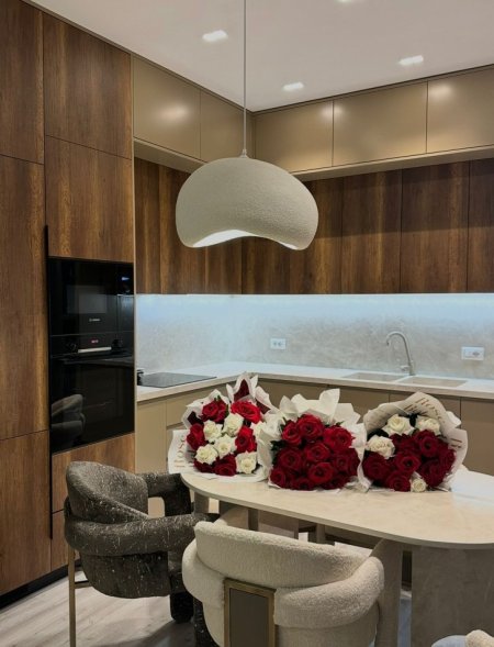 Tirane, shitet apartament 2+1+Ballkon , 100 m² 240.000 € (Emerald Center)