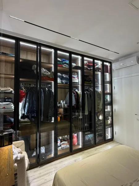 Tirane, shitet apartament 2+1+Ballkon , 100 m² 240.000 € (Emerald Center)