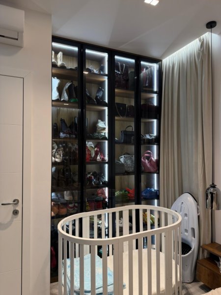 Tirane, shitet apartament 2+1+Ballkon , 100 m² 240.000 € (Emerald Center)