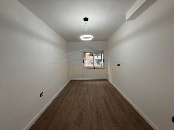 Tirane, shitet apartament 1+1+Aneks Kati 1, 59 m² 190.000 € 