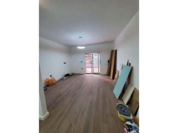Tirane, shitet apartament 1+1+Aneks Kati 1, 59 m² 190.000 € 