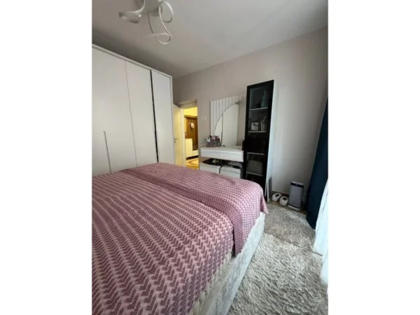 Tirane, shitet apartament 1+1+Ballkon Kati 2, 60 m² 120.000 € (Kinostudio)